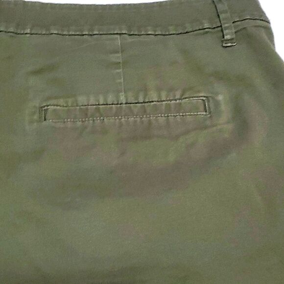 A New Day Camo Green Casual Summer High Waist Chino Shorts Size 18 - Picture 6 of 10